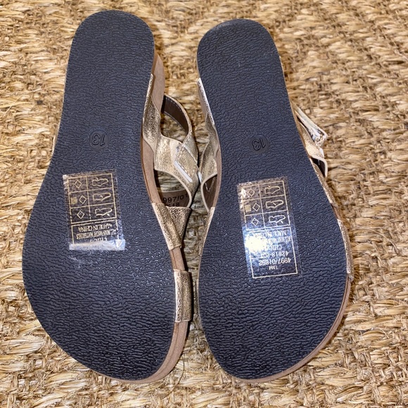 Pierre Dumas Kids Strappy Wedge Gold Sandal - Picture 4 of 5